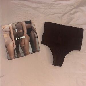 💖 SKIMS Cocoa Core Control Thong